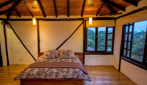 Exclusive Studio Suite, 1 King Bed, Valley View