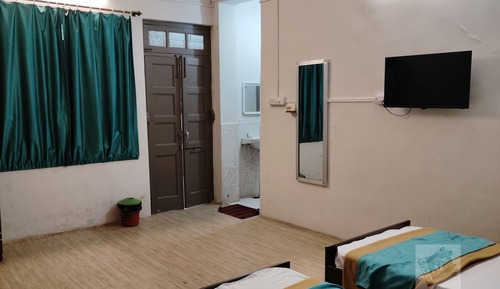 Family Room, Multiple Beds