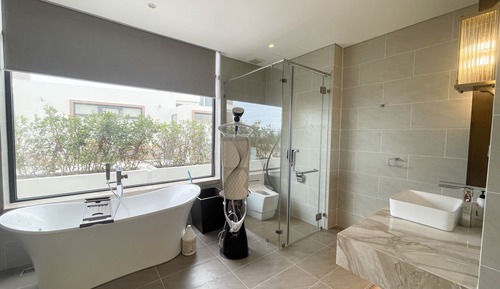 Royal Suite, Mountain View