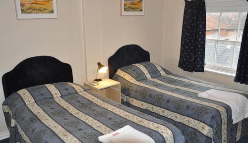 Basic Twin Room (with Ensuite)