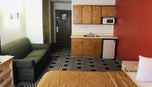 Room, 1 King Bed, Smoking, Kitchenette
