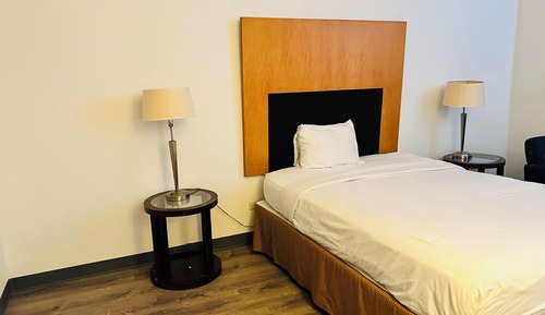 Room, 1 King Bed, Accessible Bathtub, Non Smoking