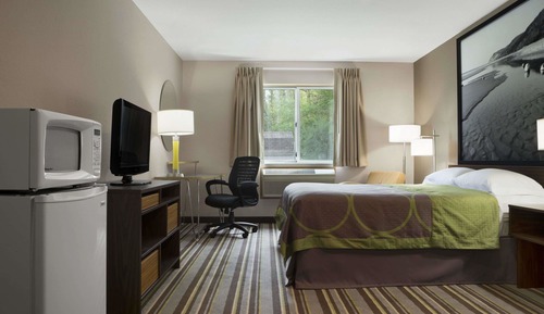 Suite, 1 Queen Bed, Hot Tub