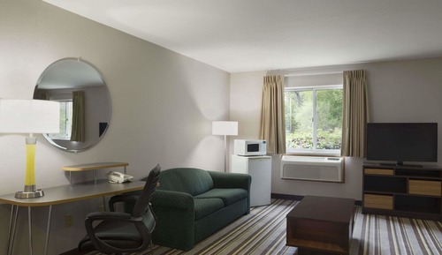 Upgraded, Room, 1 King Bed
