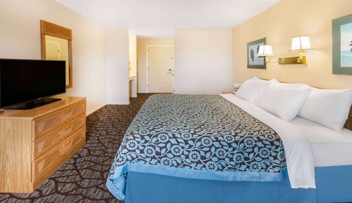 Room, 1 King Bed, Accessible, Non Smoking (Bathtub)