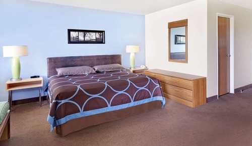 Deluxe Studio Suite, 1 King Bed, Non Smoking