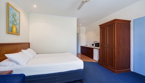Budget Double Room with Kitchenette