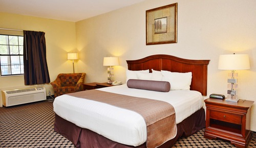 Deluxe Room, 1 King Bed, Smoking