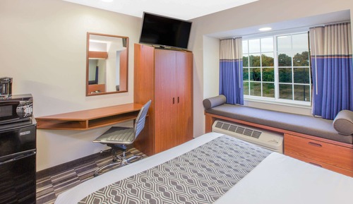 Suite, Accessible, Microwave