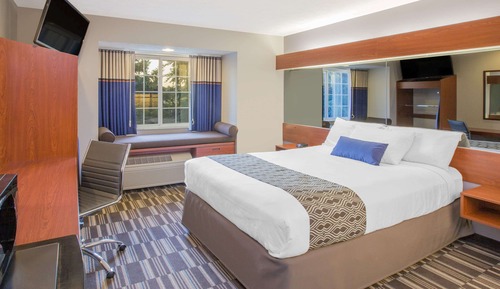 Standard Room, 1 Queen Bed, Accessible