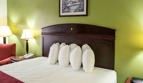 Standard Room, 1 King Bed, Non Smoking