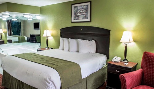 Room, 1 Queen Bed, Non Smoking (Accessible)