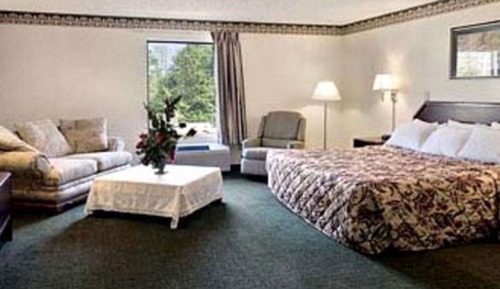 Room, 1 King Bed, Smoking, Refrigerator & Microwave