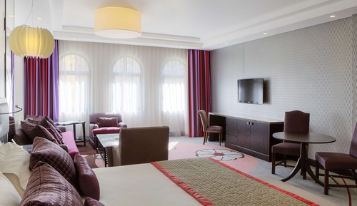 Junior Suite, 1 King Bed