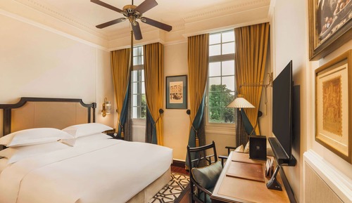 Heritage wing, Luxury room, Queen bed