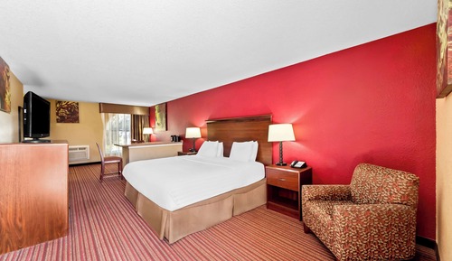 Suite, 1 King Bed, Non Smoking, Refrigerator & Microwave
