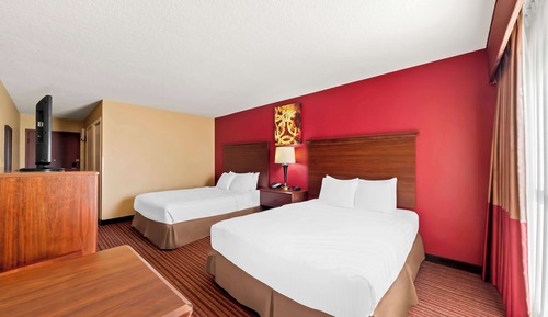 Standard Room, 2 Queen Beds, Accessible, Bathtub