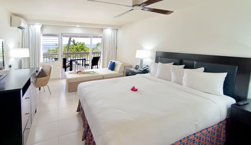 1 King Bed, Non Smoking, Garden View