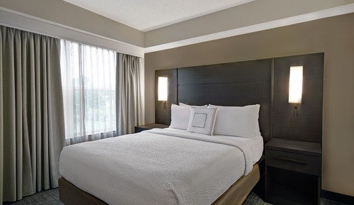 Suite, 1 Bedroom, Non Smoking (Mobility/Hearing Access, Roll-In Shwr)