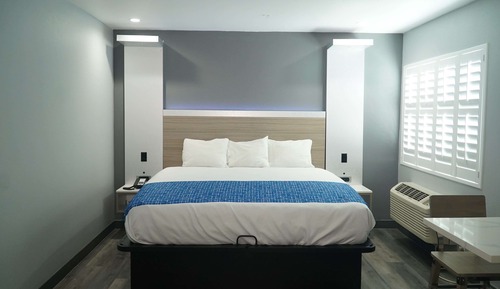 Room, 1 King Bed, Accessible, Non Smoking