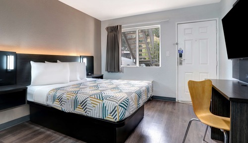 Standard Room, 1 Queen Bed, Non Smoking