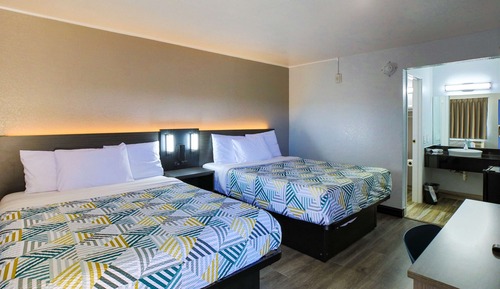 Deluxe Room, 2 Queen Beds, Non Smoking, Refrigerator & Microwave