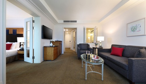 Dream Suite, Mountain View, 2 Can beer + mixed nuts