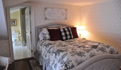 Classic Room, 1 Queen Bed (COUNTRY)
