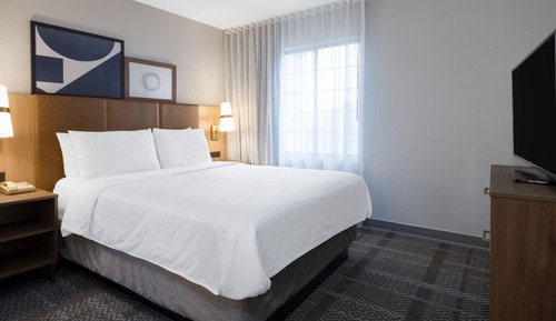 Suite, 1 Queen Bed, Accessible Bathtub (Mobility Accessible)