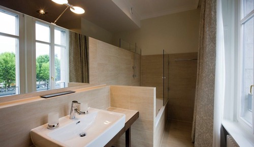 Deluxe Room, 1 Queen Bed, City View
