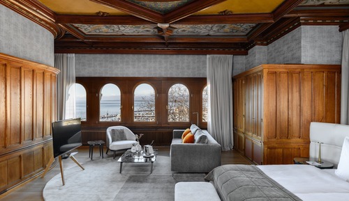 Suite, 1 Queen Bed, Lake View