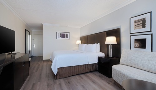 Club Room, 1 King Bed (Premium)