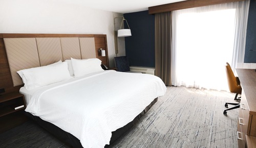 Standard Room, 1 King Bed (Top Floor)