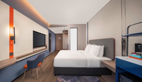Standard Room, 1 King Bed (Stocked Minibar)