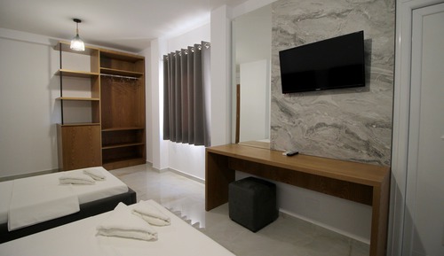 Luxury Quadruple Room, Balcony