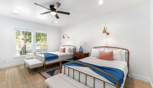 House, Multiple Beds, Hot Tub, Pool View (306 W Travis Combo)