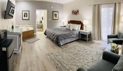 Romantic Room, 1 King Bed, Balcony, Courtyard View