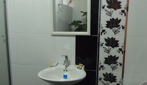 Double Room, 2 Twin Beds, Shared Bathroom