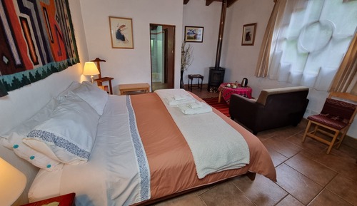 Romantic Studio Suite, 1 Bedroom, Fireplace, Garden Area