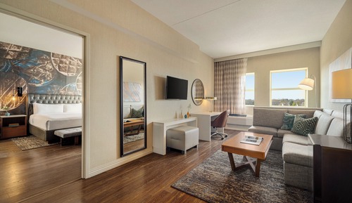 Suite, 1 King Bed (Living Area)