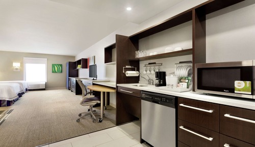 Studio, 2 Queen Beds, Accessible
