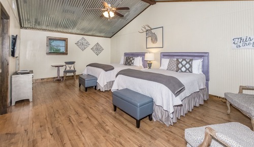 Cottage, Vineyard View (Shades of Gray)