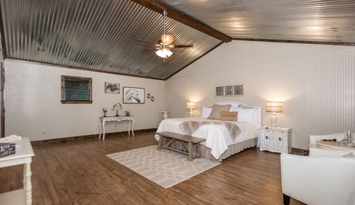 Cottage, Vineyard View (White Horse)