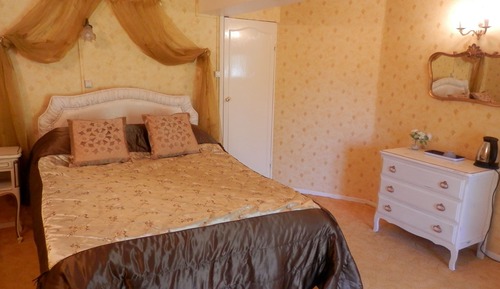 Classic Double Room, 1 Double Bed, Ensuite, Garden View