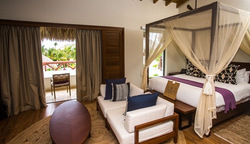 Preferred Club Bungalow Master Suite Pool View King