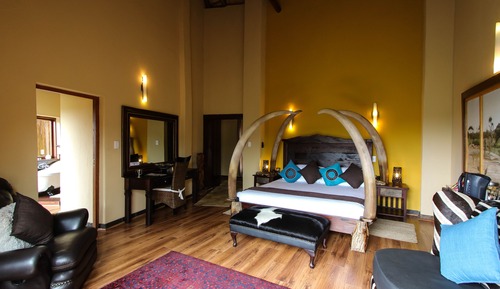 Suite, 1 King Bed, Mountain View