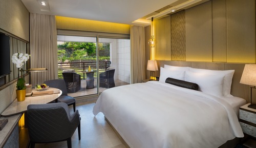 Superior Room, 1 King Bed, Garden View