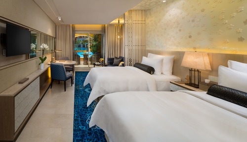 Grand Deluxe Pool Room, 2 Single Beds, Pool Access, Pool View