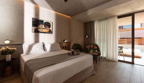 Exclusive Double Room Single Use, Private Pool
