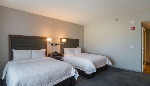 Room, 2 Queen Beds, Accessible, Bathtub (Mobility)